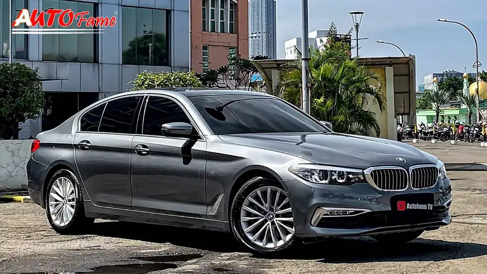 BMW G30 530i Luxury CKD Sunroof NIK 2018 Bluestone Metallic On Cognac