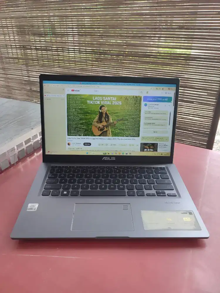 Asus A416J • Core i3 Gen10 • Ram 8 gb • SSD 128 gb • 14 FHD Display