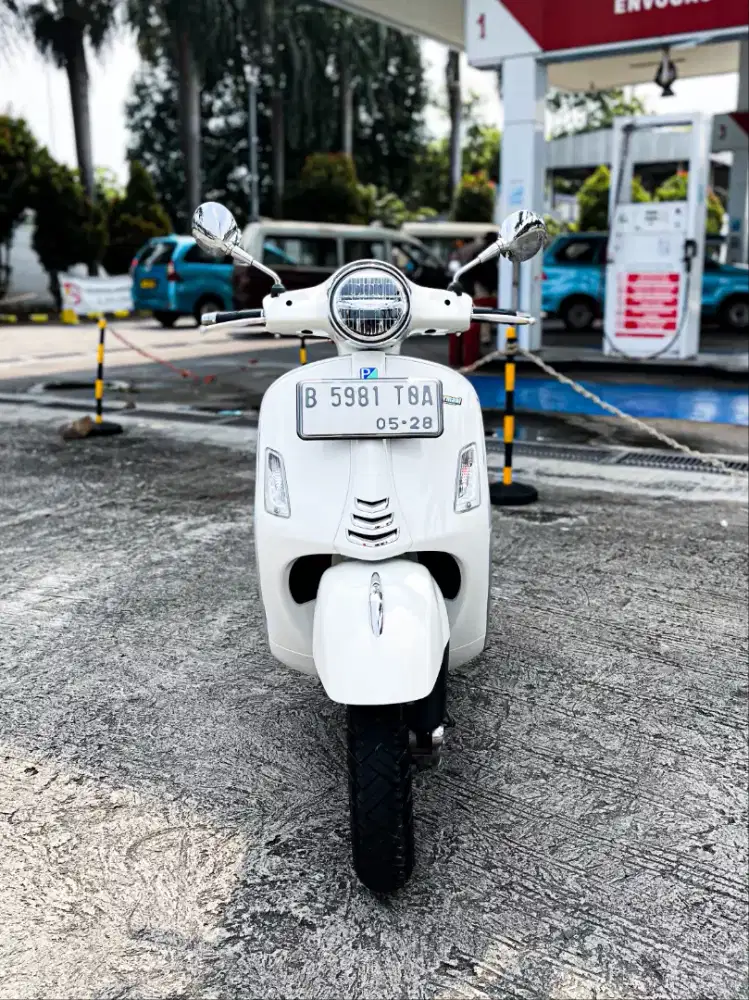 VESPA GTS 150 ABS 2023 PUTIH - TERMURAH SEINDONESIA