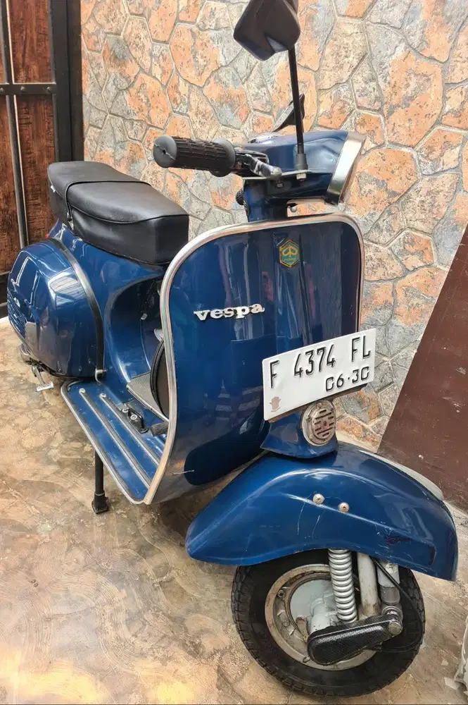 Vespa Istimewa Super 150, tahun 1977