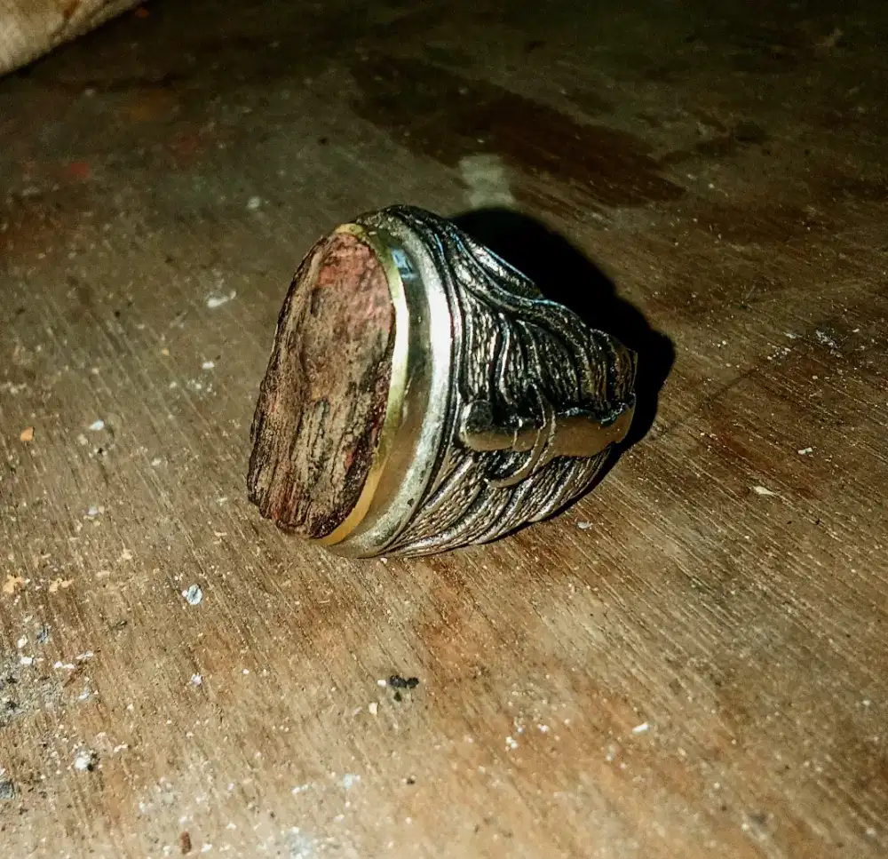 Cincin akik kayu