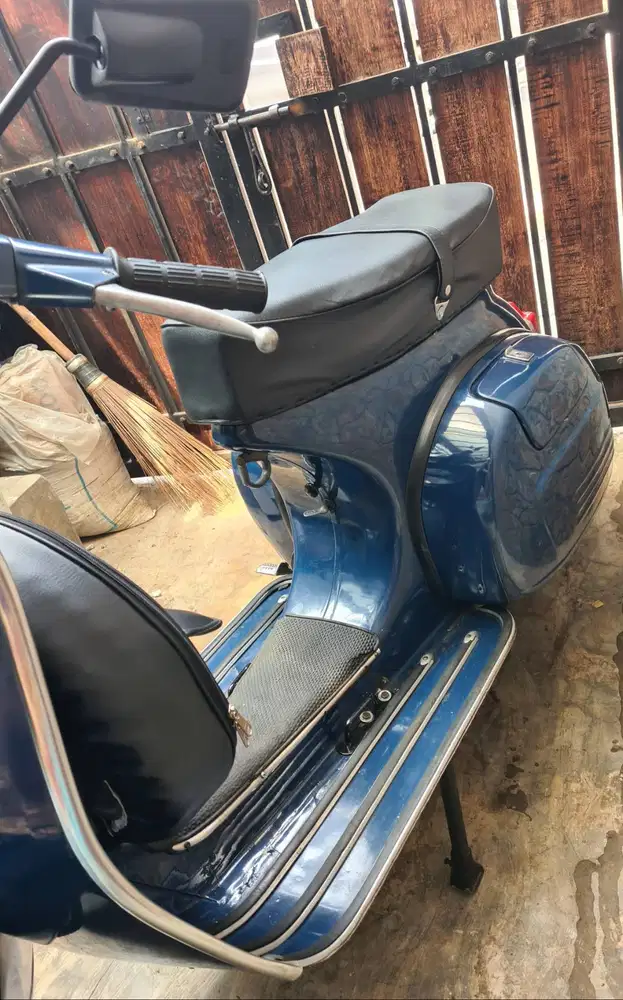 Vespa Istimewa Super 150, tahun 1977