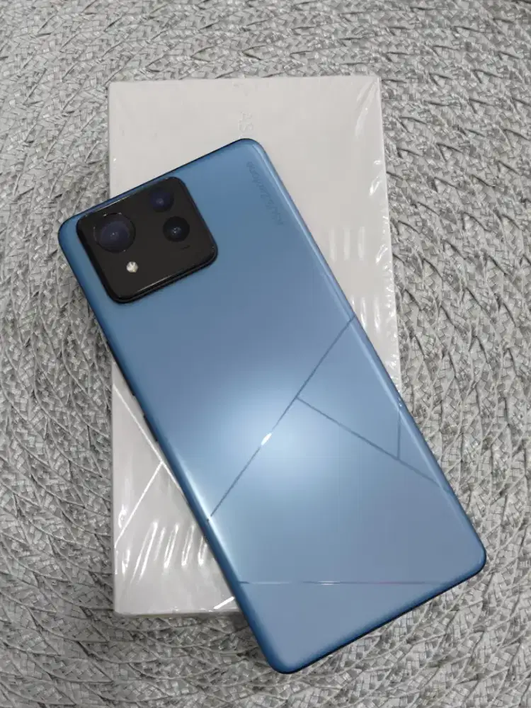 Asus Zenfone 11 Ultra 5G 12/256 Gb Biru
