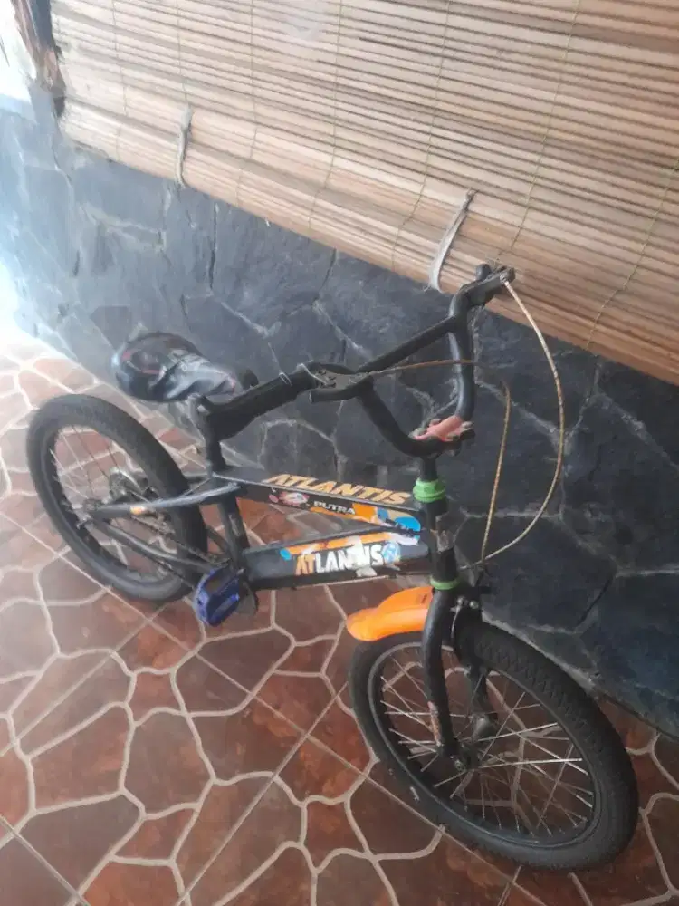 Sepeda BMX UK 16