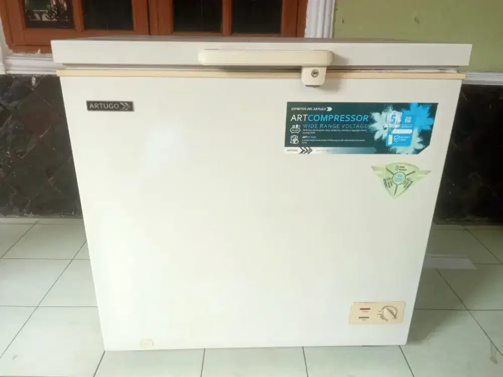 Jual freezer merk artugo dan shokes Polytron