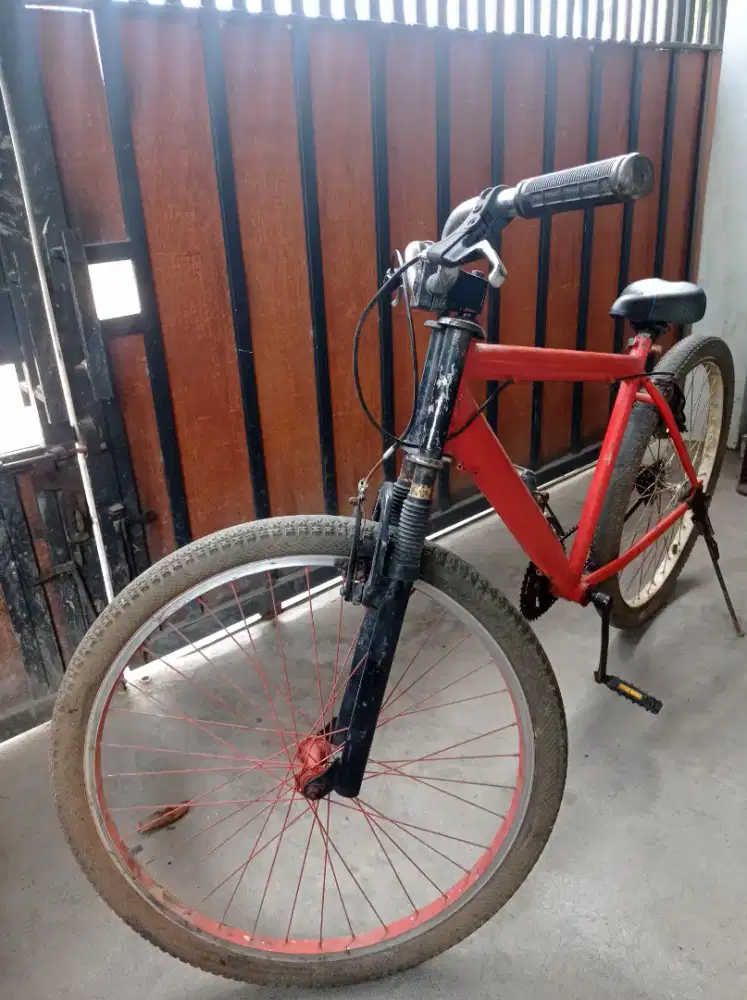 SEPEDA GUNUNG, SPORT, BESI KOKOH, DIJUAL KARNA URGENT KEBUTUHAN KULIAH