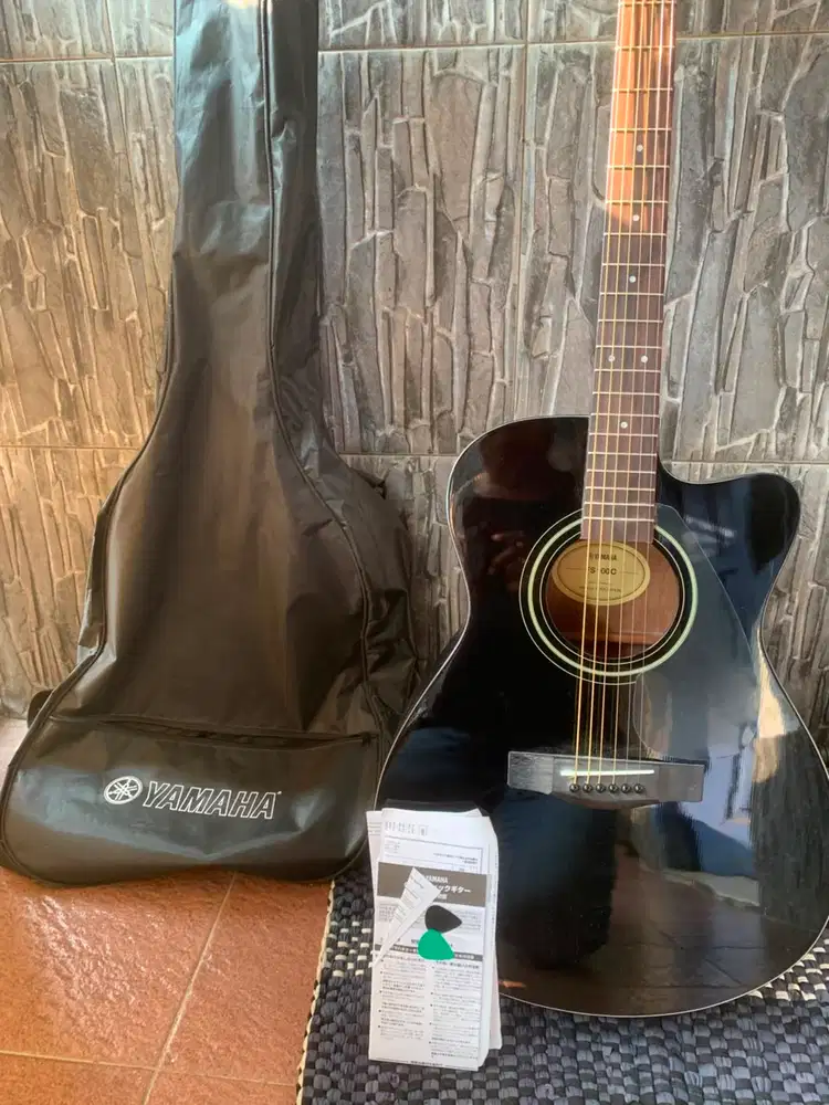 Dijual gitar yamaha akustik FS 100 c