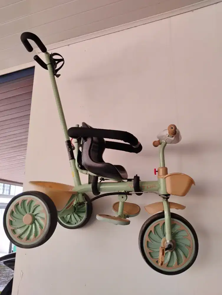 Sepeda roda tiga anak merk AVIATOR murah