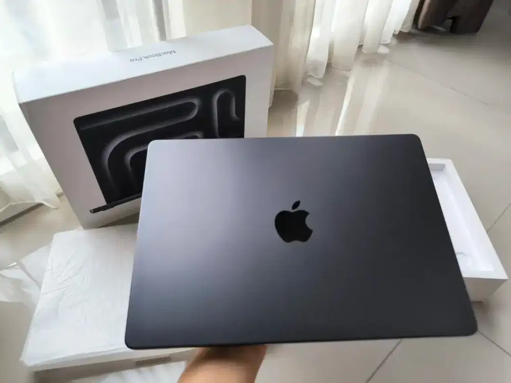 Dijual Santai Macbook Pro M4 14inch Garansi Resmi Eks Digimap