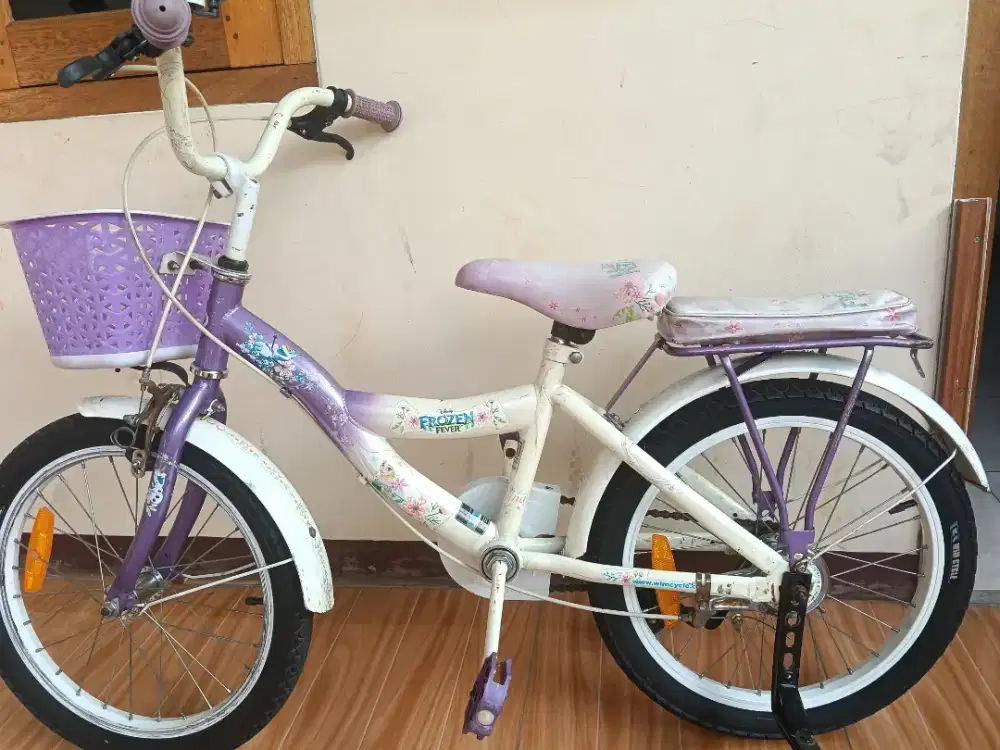 Dijual second sepeda anak perempuan ukuran 18 merk wim cycle