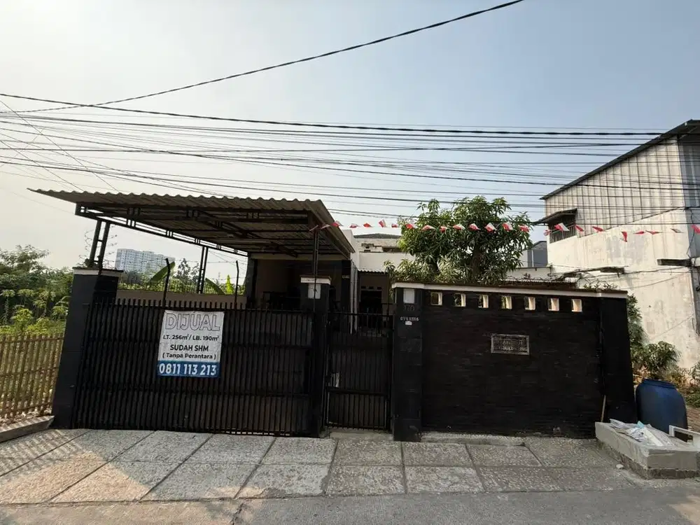 PEMILIK LANGSUNG! Rumah Luas Tanah 256, 4KT, Taman, Carport 3 Mobil