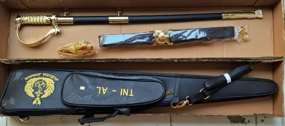 Pedang upacara lengkap