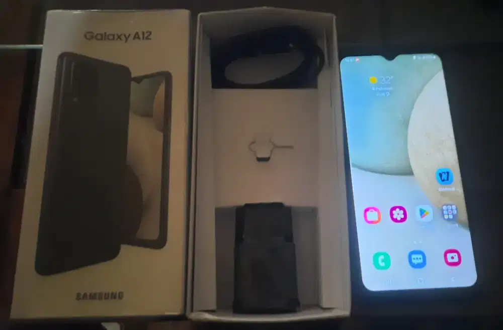 Samsung A12 4/128 second kondisi 90% seperti baru