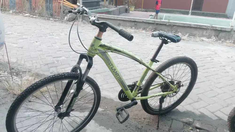 Jual aja dari pada ngak kepakai masih bisa jalan sesuai photo.