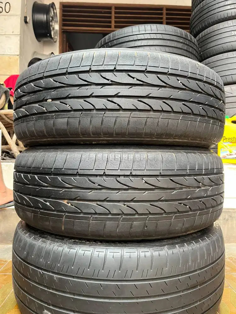 Ban Bridgestone Alenza  215 60 r17 2Pcs