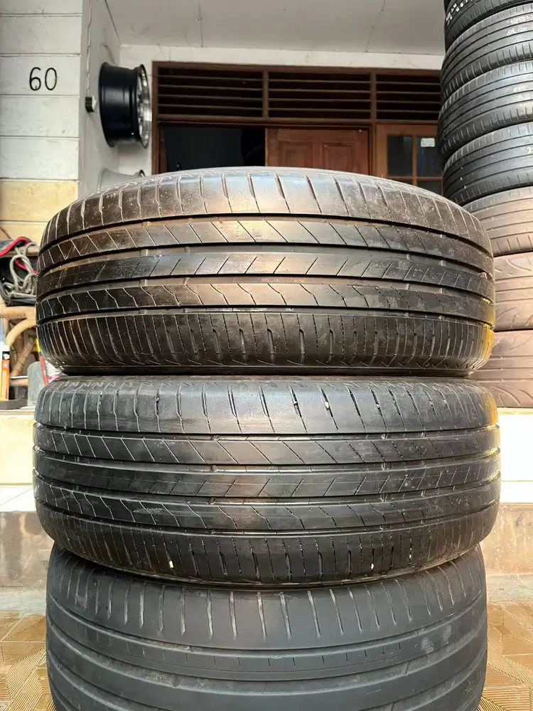 Ban Bridgestone Alenza 001Enliten 235 50 r21 2Pcs
