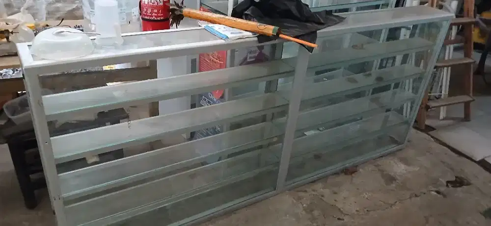 etalase tinggi 180cm + 80cm lebar 2meter