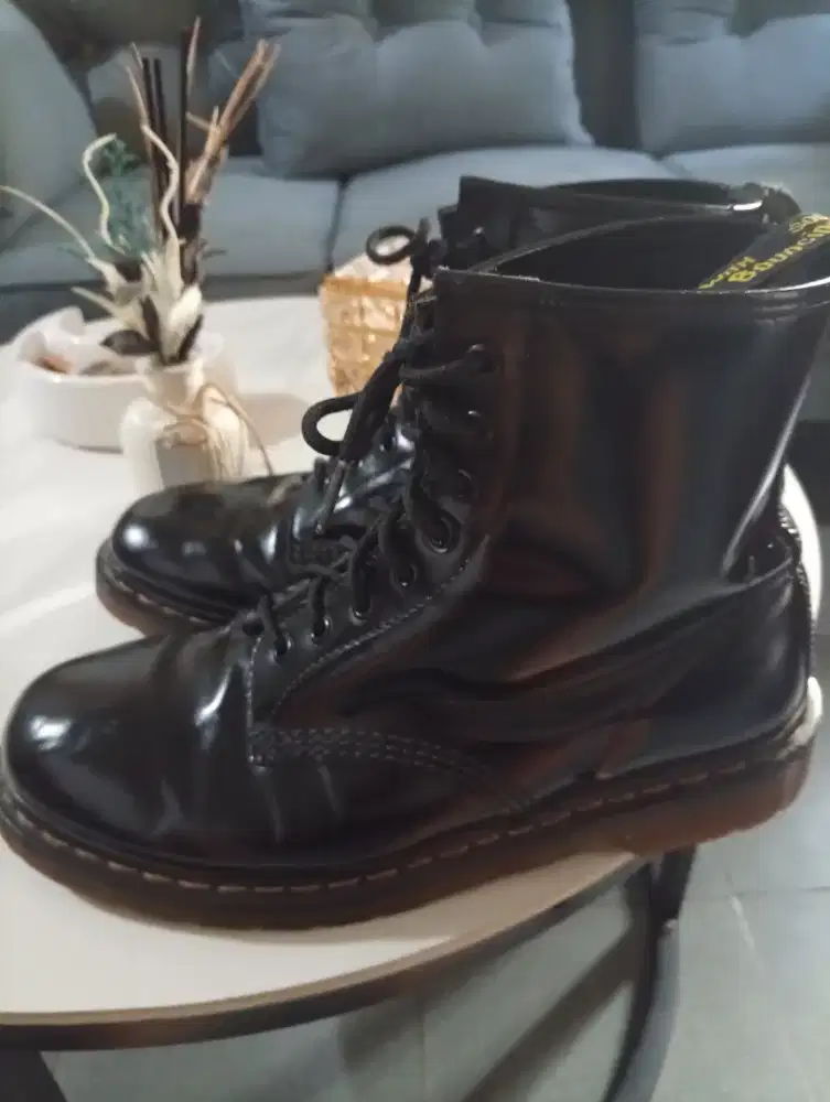 Dr Martens Black boot 8 lobang size 44