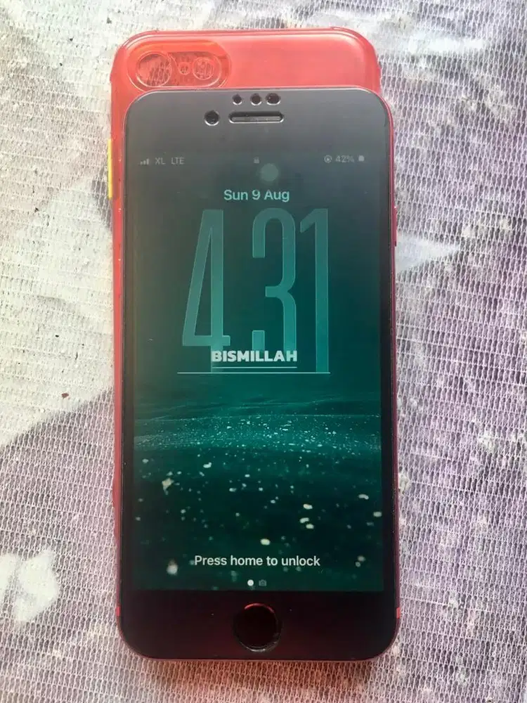 Red iPhone SE 2nd Gen 256GB Minus Dikit