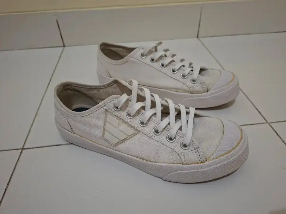 Sepatu Ventela Victory Putih