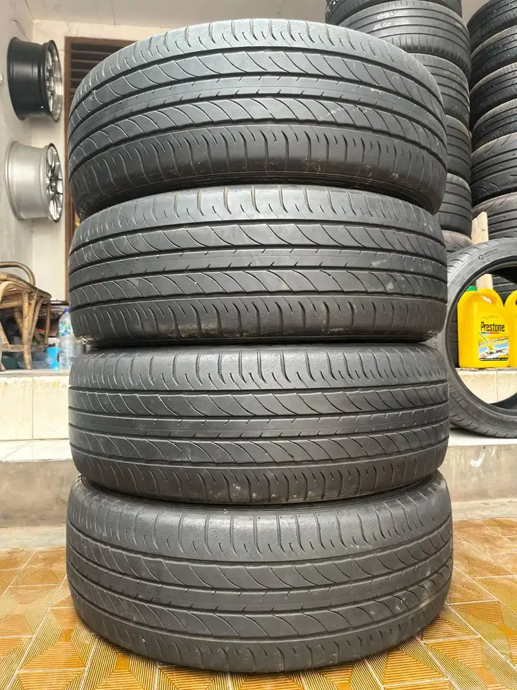 Ban Dunlop SP Sport Max050 235 55 r20 4Pcs