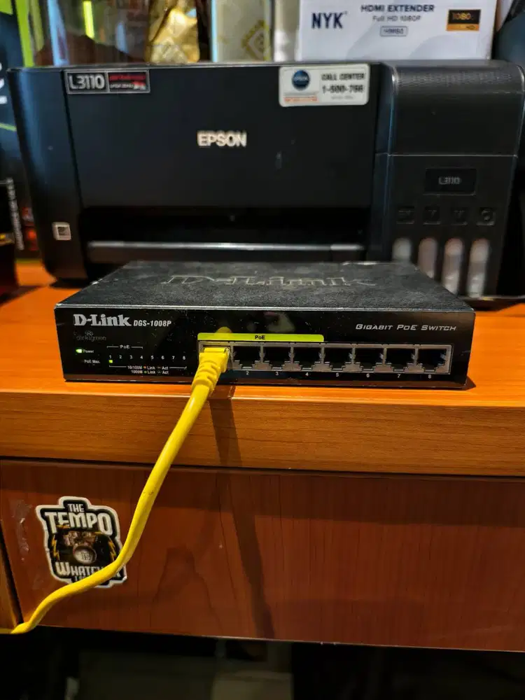 D-Link DGS-1008P 8-Port Gigabit PoE Switch