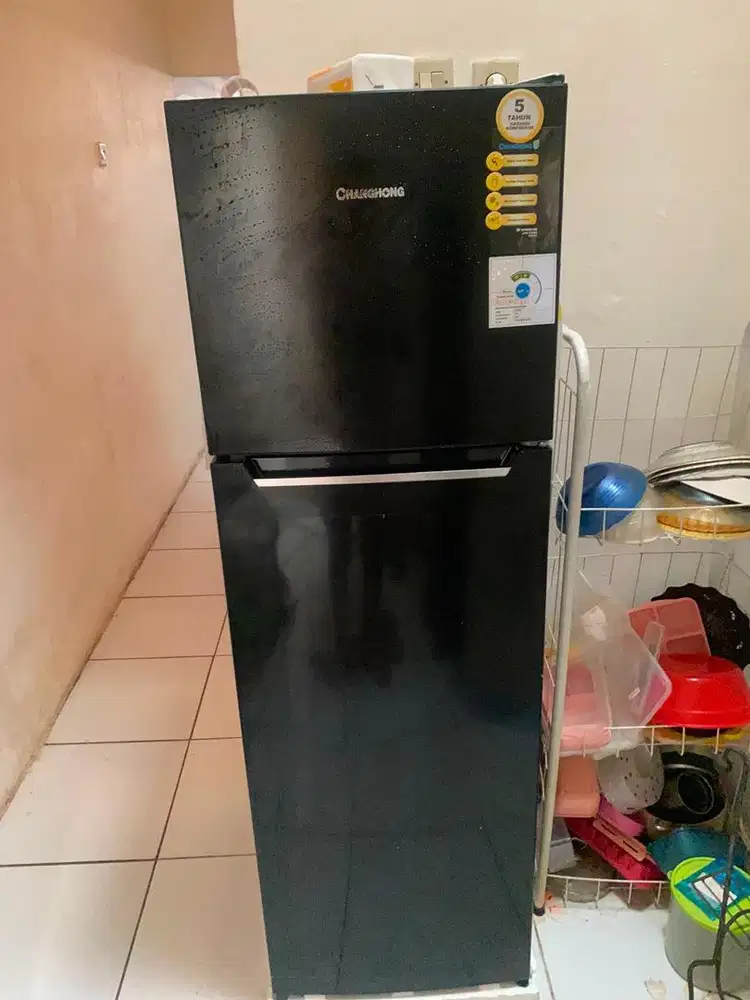 DIJUAL KULKAS 2 PINTU