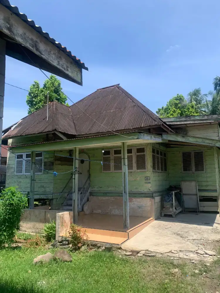 Dijual rumah tua
