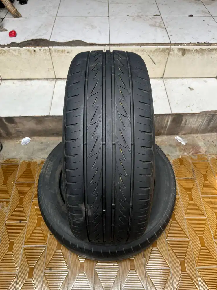 Ban Bridgestone Techno Sport  215 45 r17 1Pcs