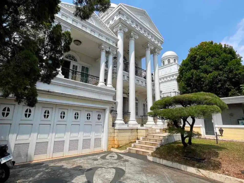 Rumah Dengan Kolam Renang Pribadi Legenda Wisata Cibubur