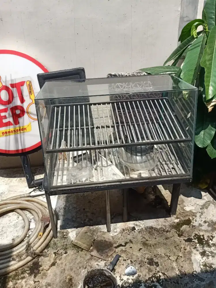 Etalase roti apa adanya