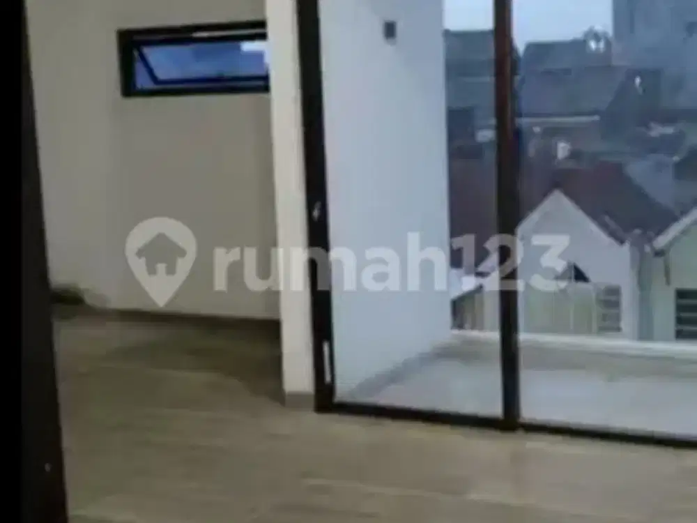 Rumah Brand New 3 Lantai Full Citra Garden