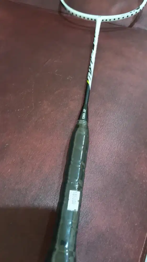 Merek yonex 99, barang masih ori blm dipakai sama sekali