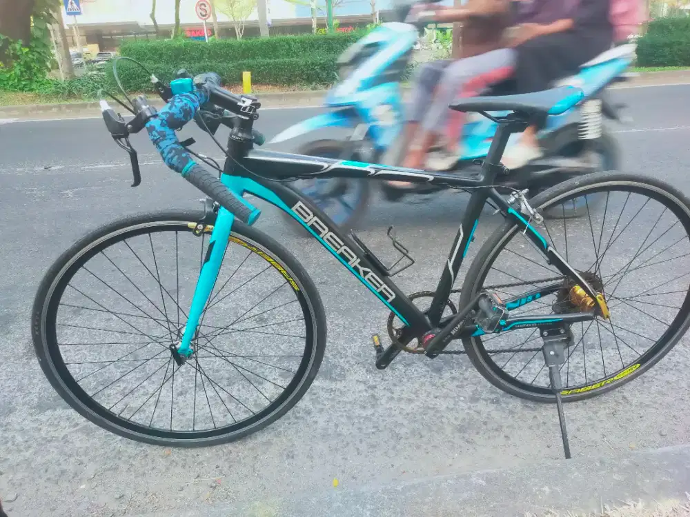 Sepeda roadbike Genio breaker