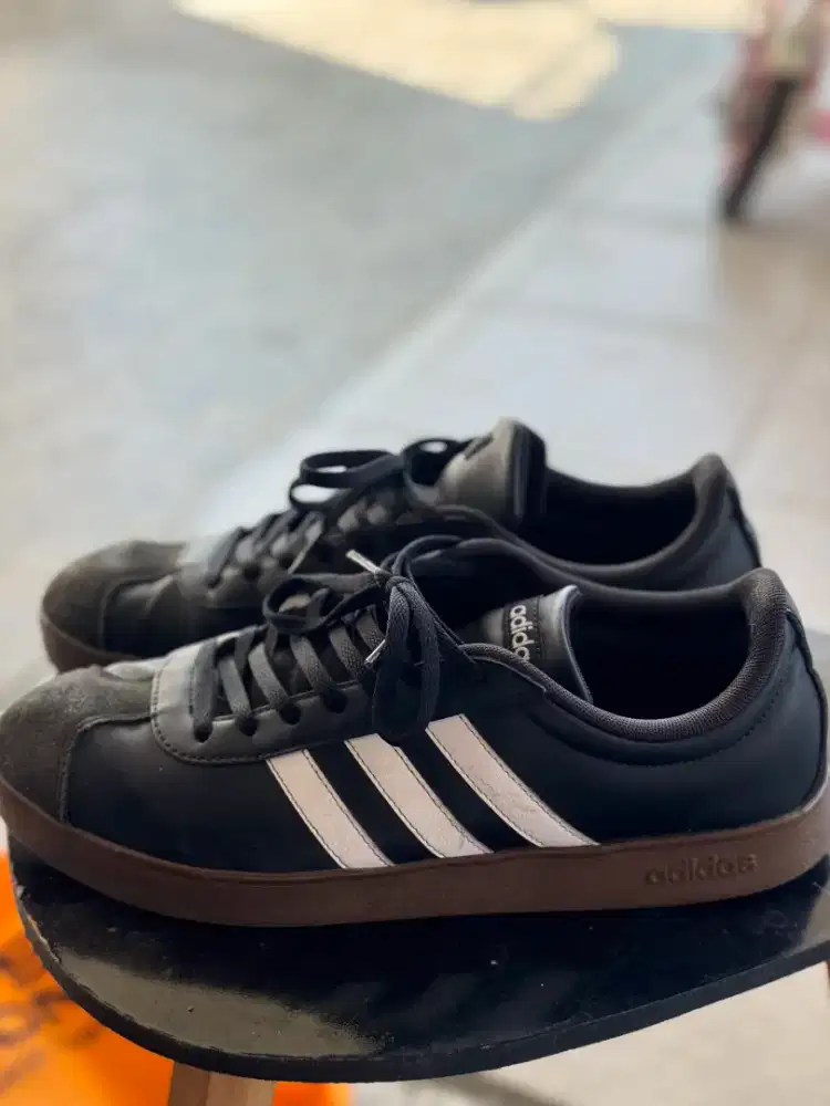Jual sepatu bekas 2 pasang 750 rb nego