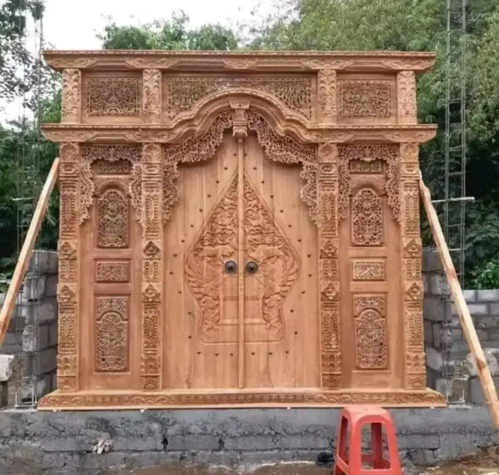 Pintu Gebyok Ukir Relief