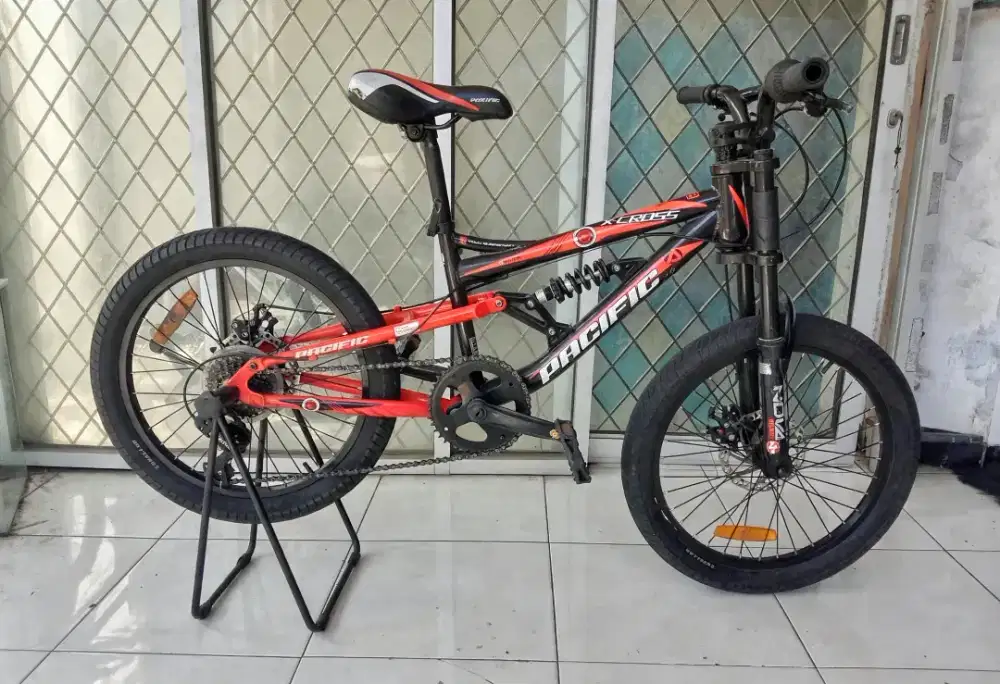 Sepeda gunung anak uk20 pacific xcross