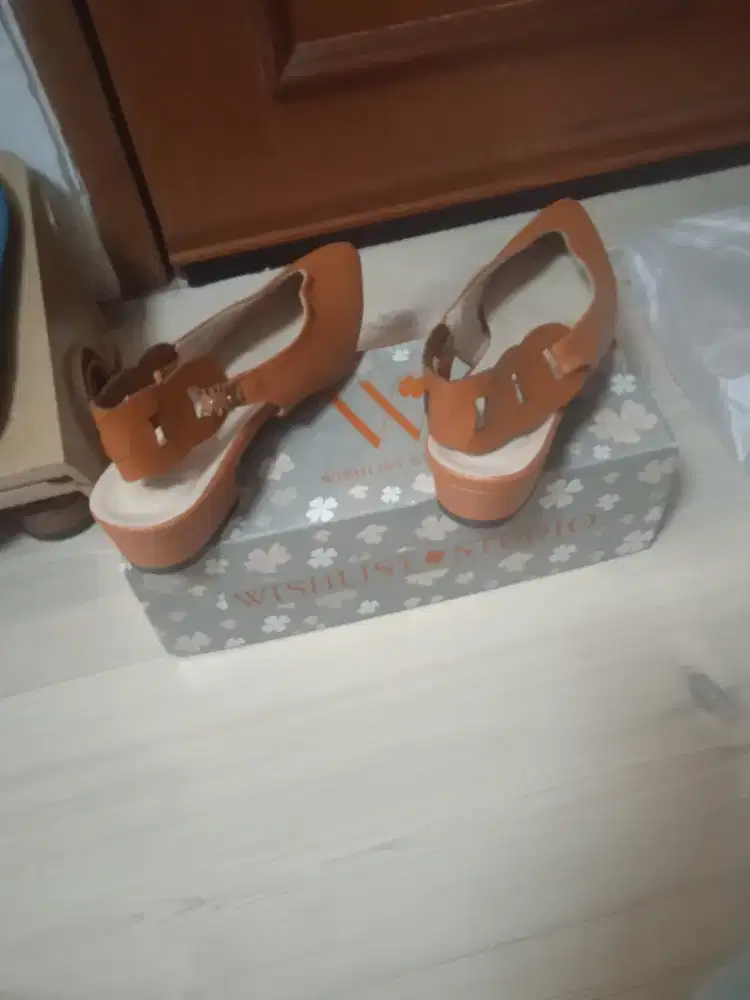 Jual sepatu sandal uktlran 37