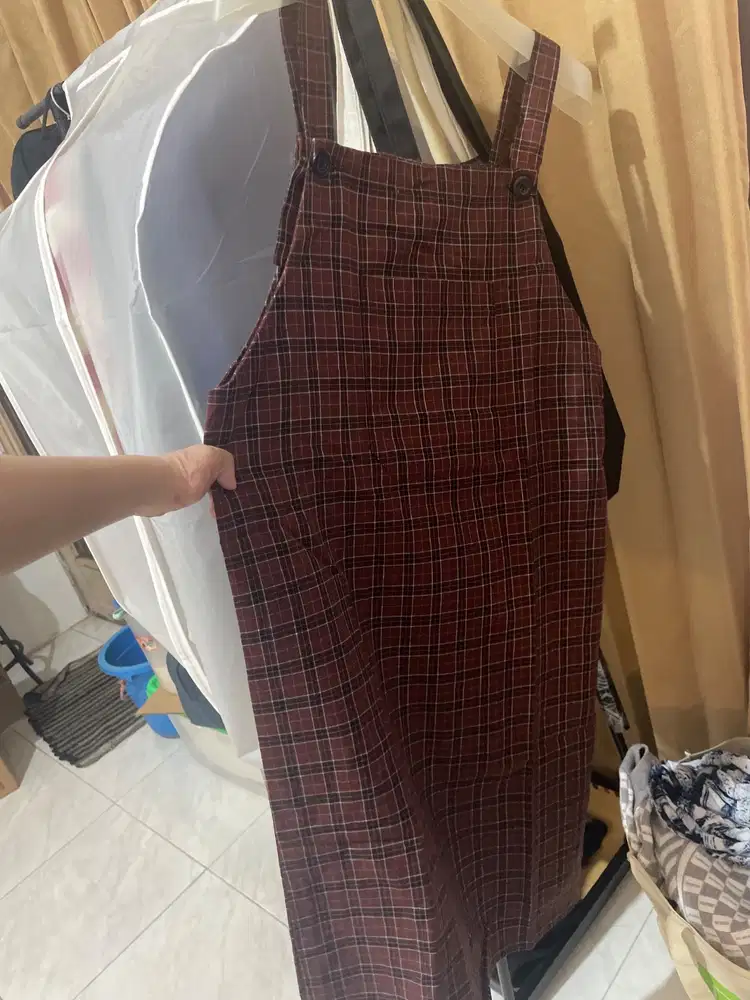 Overall Monyetan Rok Kotak Maroon