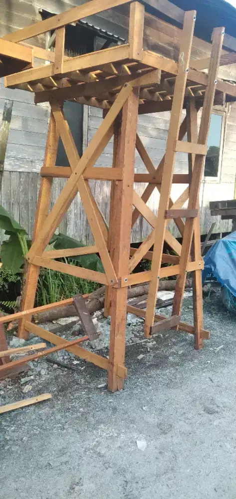 Kaki tandon menara ulin dari pembuatan nya