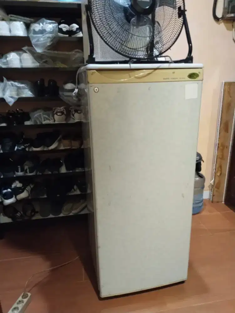 Kulkas sanyo 1 pintu