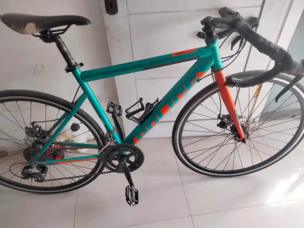 Sepeda roadbike police Toronto Jatiwarna