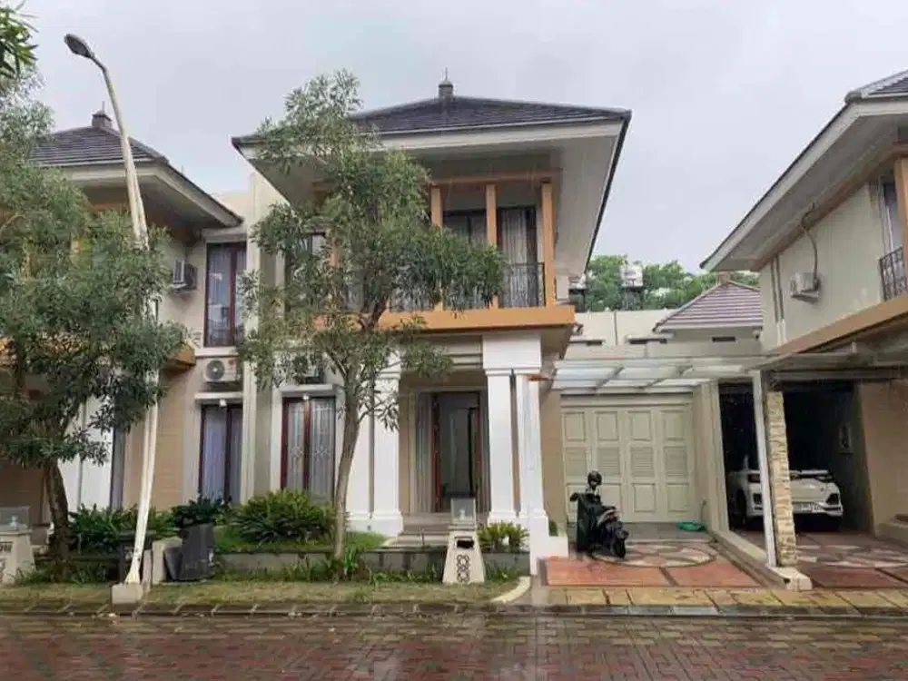 Disewakan rumah 2 lantaii full furnised da kolam renang pribadi