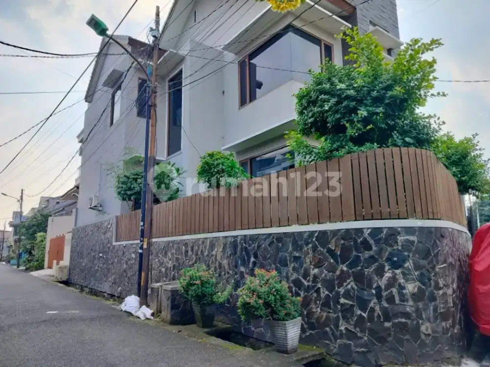 Rumah Huk Siap Huni Sangat Asri Dan Cantik Ngantong