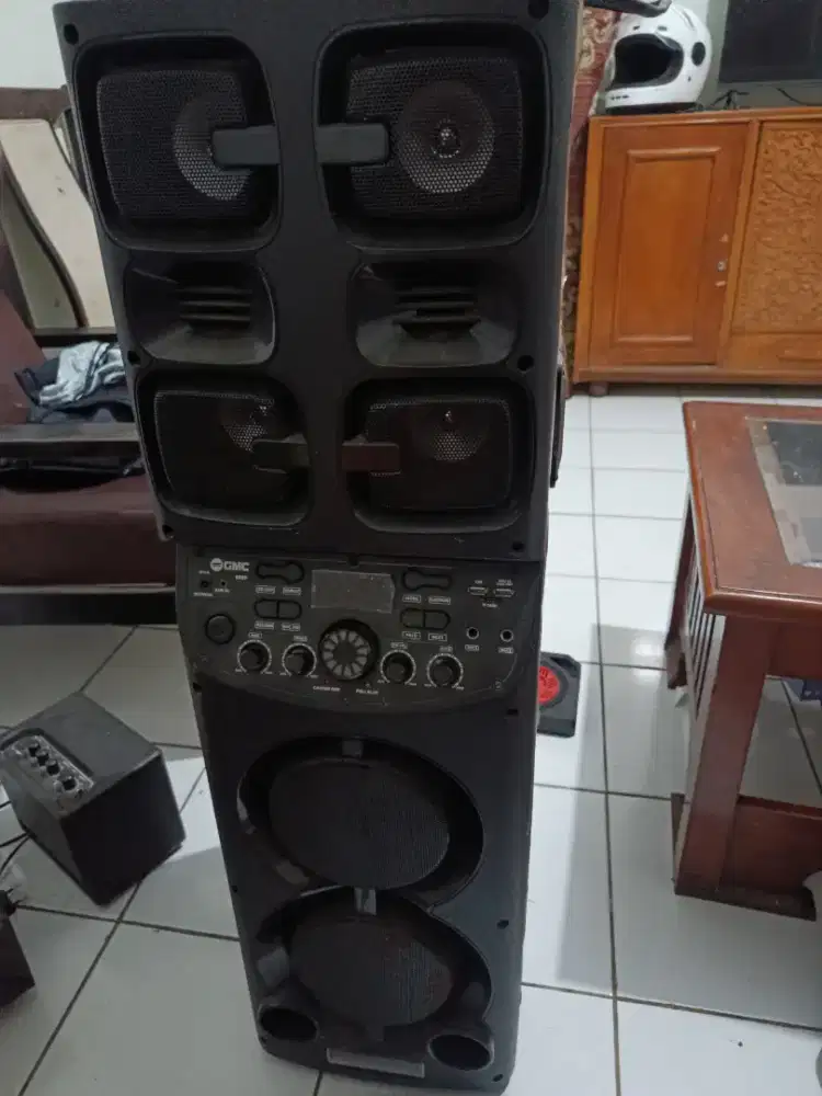 Speaker GMC 899F