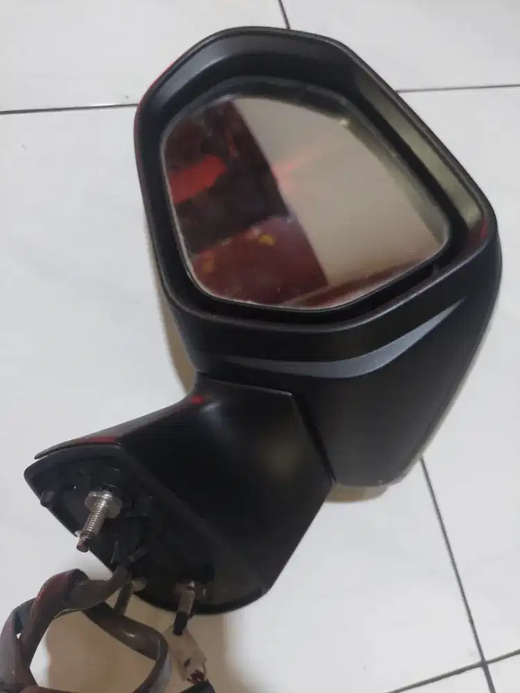 Dijual Spion Sienta kiri