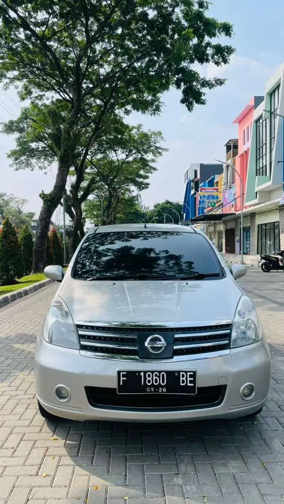 Nissan Grand livina 2010 Bensin