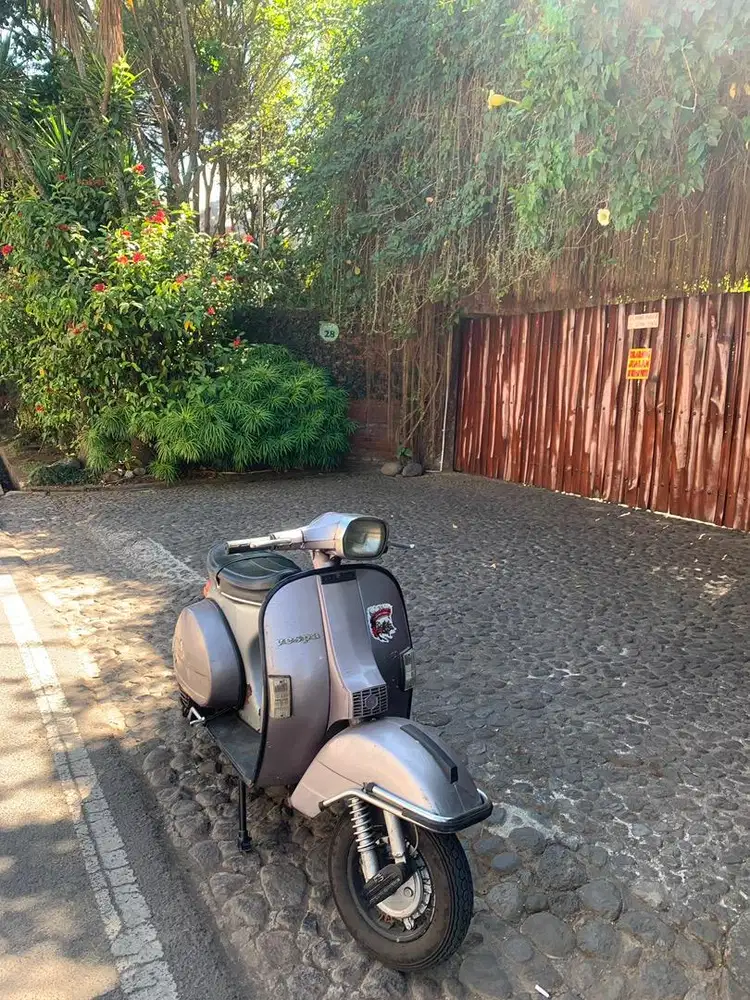 Vespa P150X exclusive 1