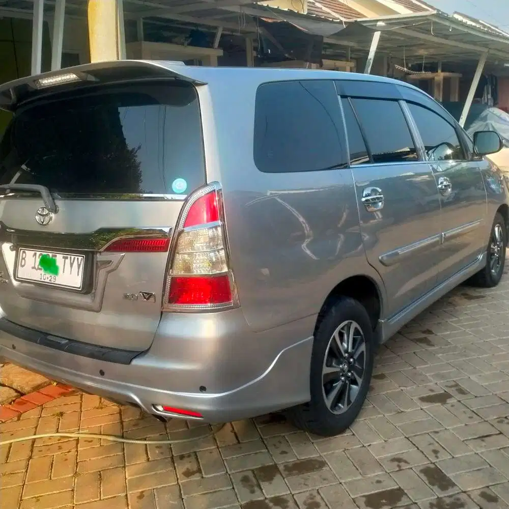 Toyota Kijang Innova 2014 Bensin
