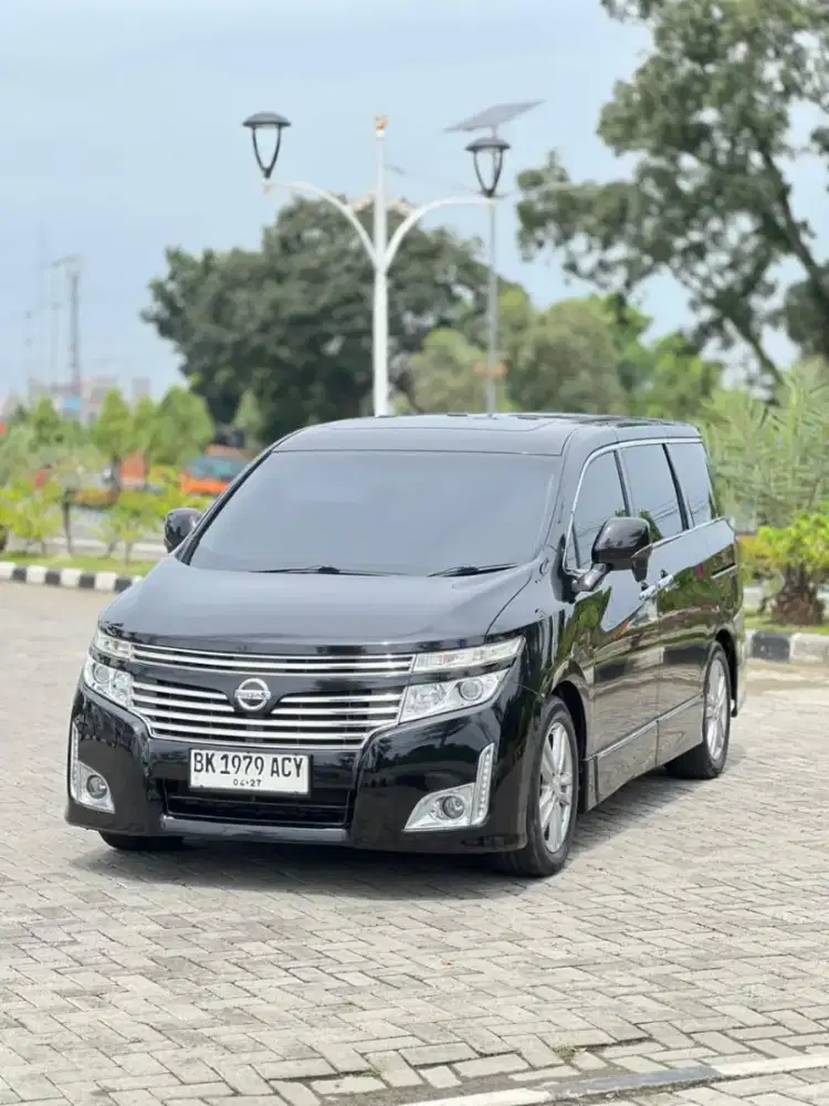 Nissan Elgrand 3.5 hws a/t 2011